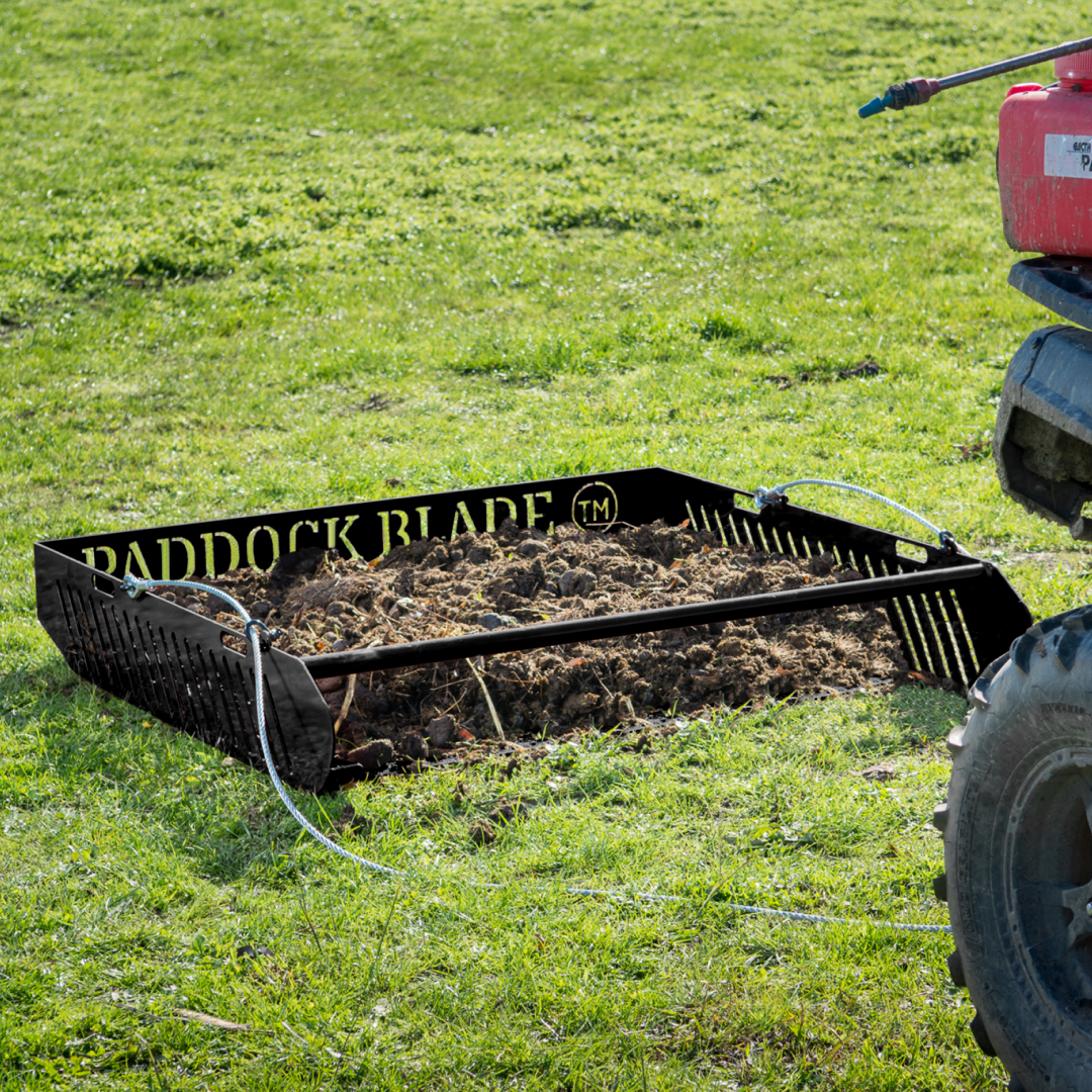 Paddock Blade Manure Collector | (Black) | FREE Delivery