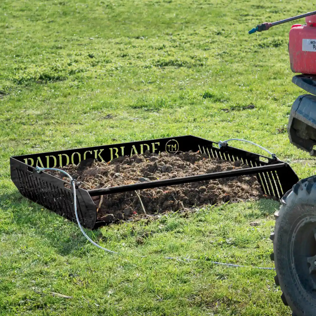 Paddock Blade Manure Collector | (Black) | FREE Delivery